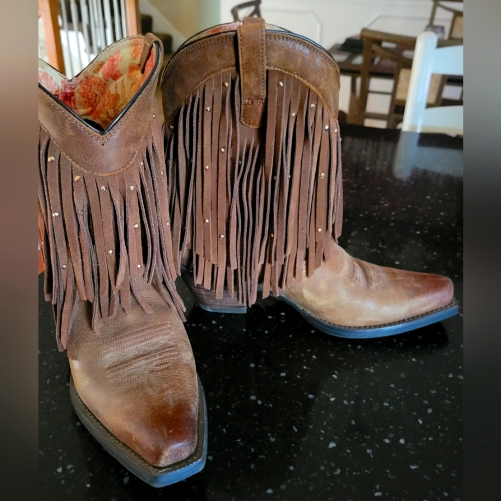 Ariat custom boots with Swarovski crystal detailing